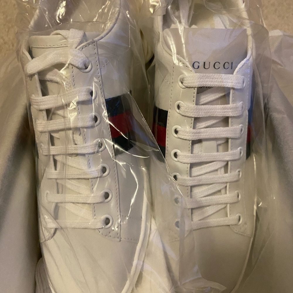 Women's Ace sneaker with bee